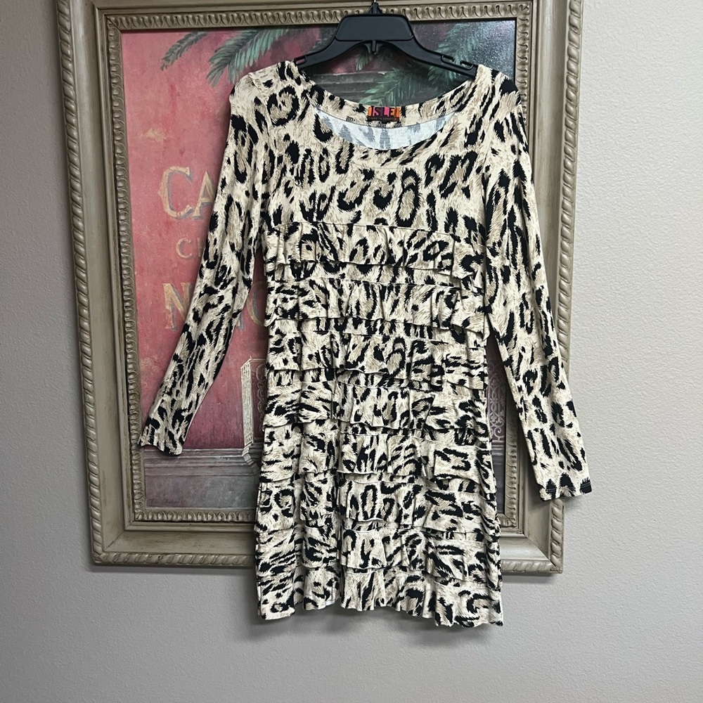 👠Isle Apparel …Tiered Ruffled Leopard Print Dress
